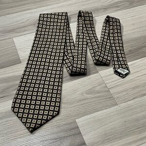 GAP Mens Navy Blue Gold Geometric Patterned Tie Made in the USA 100% Silk Office